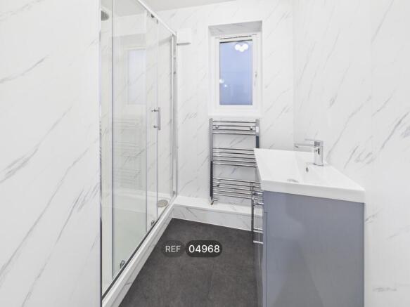 3 bed Semi-Detached to rent Image 8