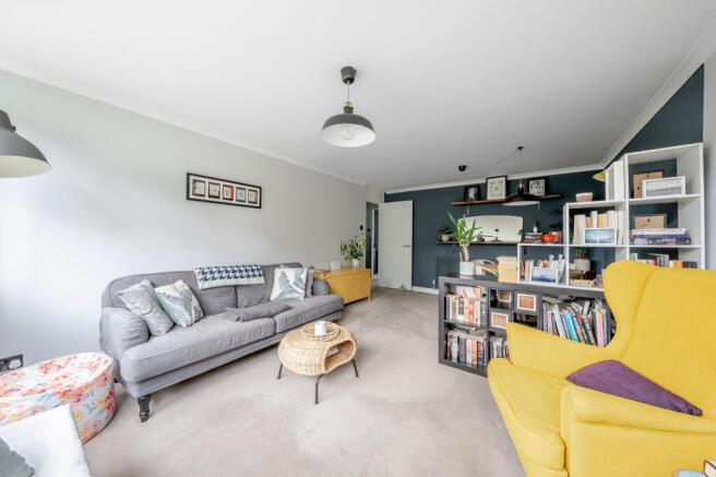 2 bed Flat for sale Image 5
