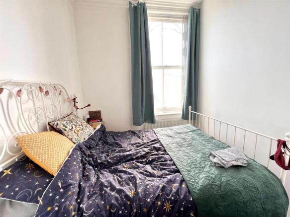 1 bed Apartment to rent Image 5