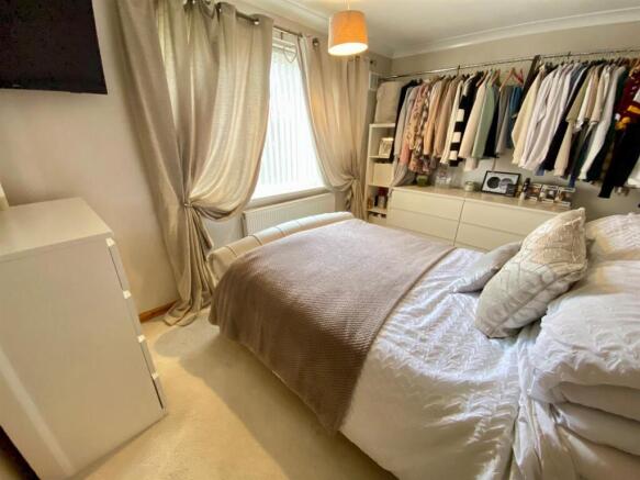 bed 1.jpg