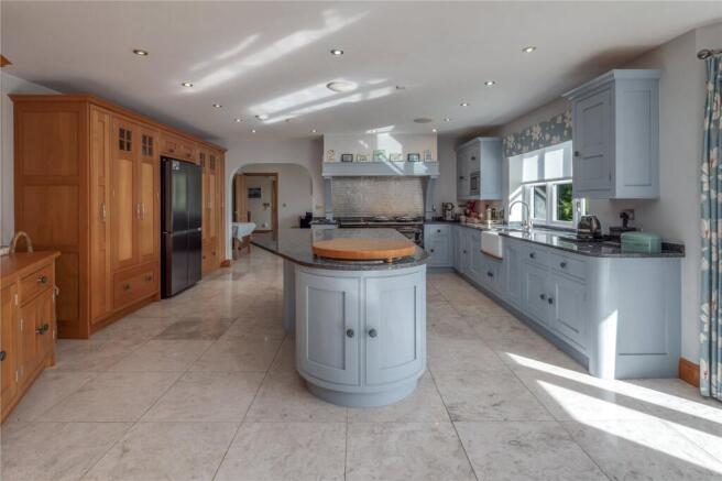 Chelford Road, Prestbury, Macclesfield, Cheshire, SK10 photo 4