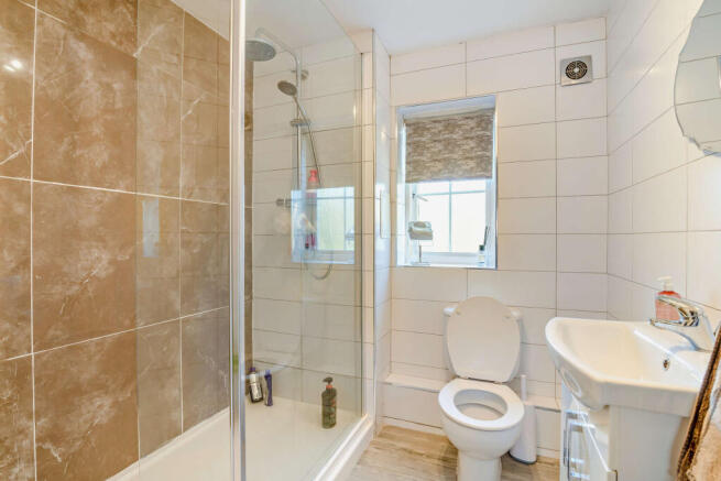 3 bed Flat for sale Image 8