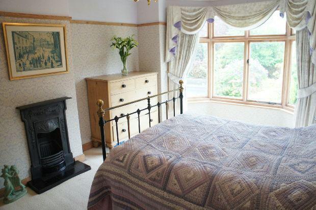 BEDROOM 2 FRONT