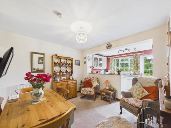 Kitchen/Dining Area