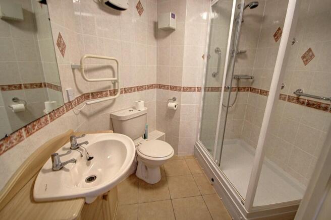 2 bed Flat for sale Image 6