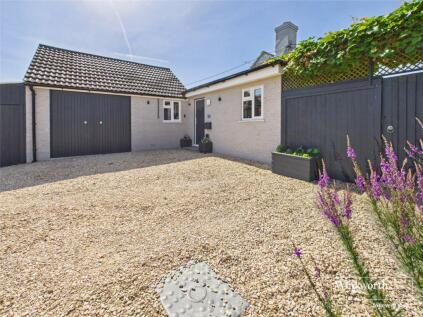 Breach Square, Priory Avenue, Hungerford, Berkshire, RG17
