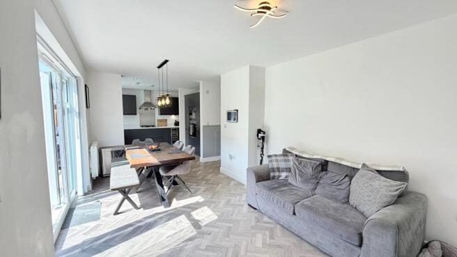 4 bed Detached for sale Image 7