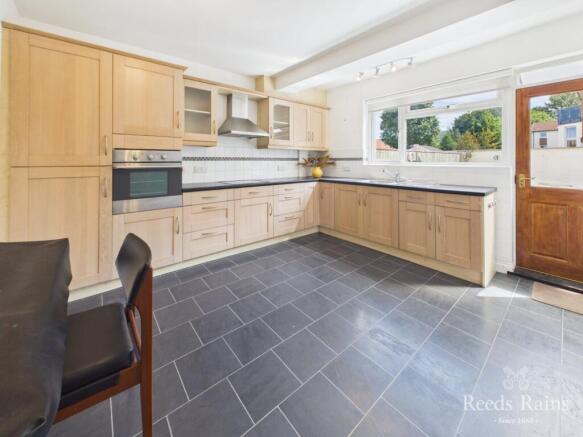 3 bed Semi-Detached for sale Image 5