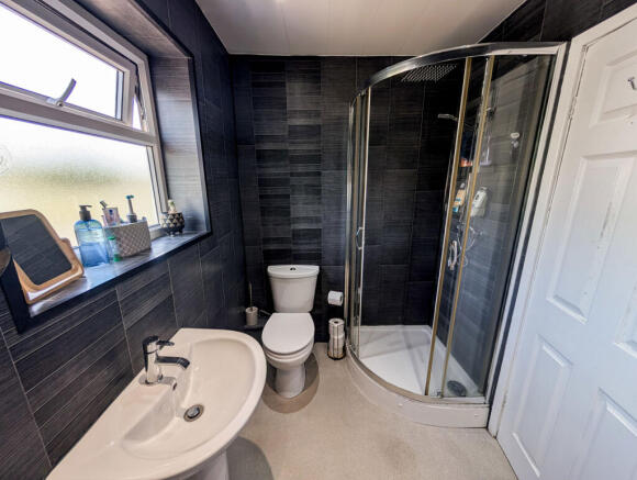 3 bed Semi-Detached for sale Image 11