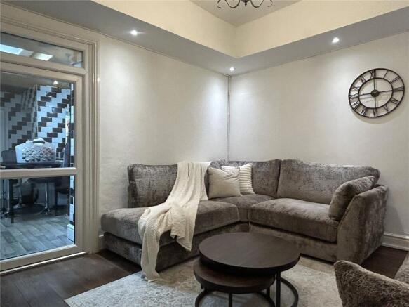 4 bed Terraced for sale Image 6