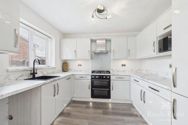 3 bed Detached for sale Image 4
