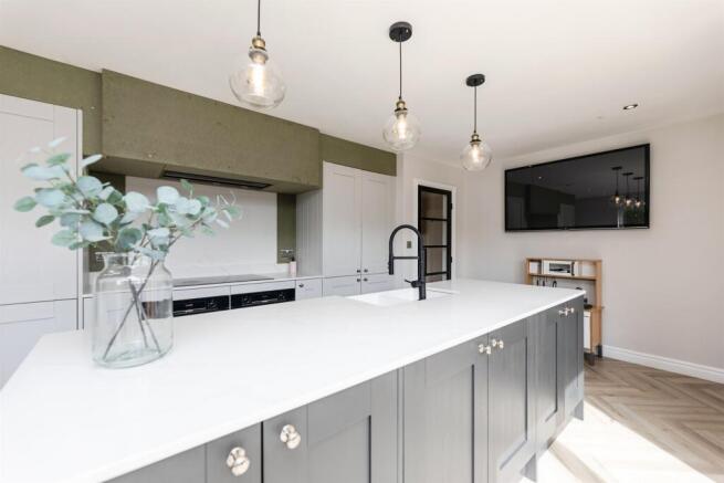 3 bed Detached Bungalow for sale Image 7