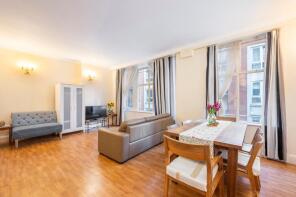 Flat 5, 5 Wesley House, Little Britain, London EC1A 7BX