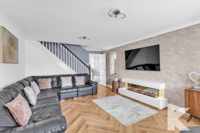 4 bed Detached for sale Image 5