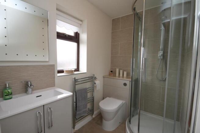 EN SUITE SHOWER ROOM/W.C.
