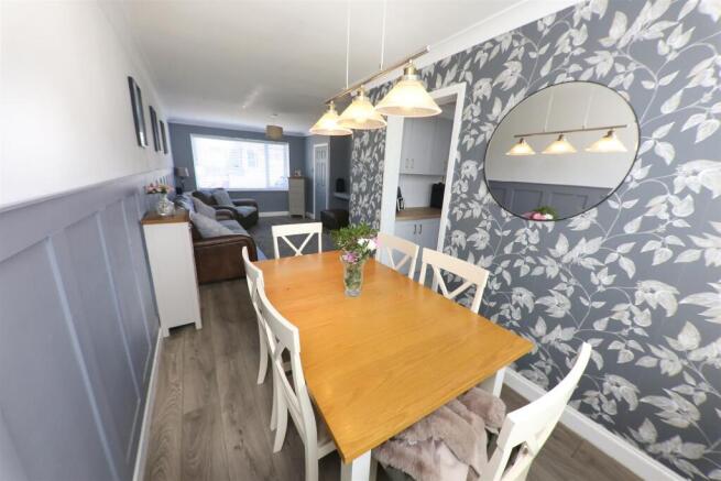 3 bed Semi-Detached for sale Image 8