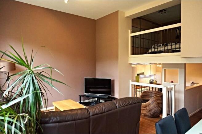 Lounge/Dining Room
