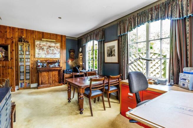 Dining room 1.jpg