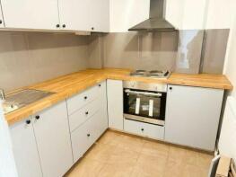 130, Tollington Park, London N4 3AD