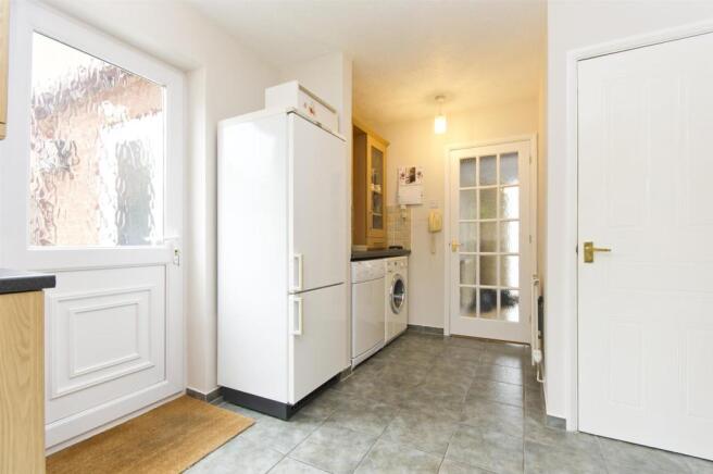 Kitchen (View 2)