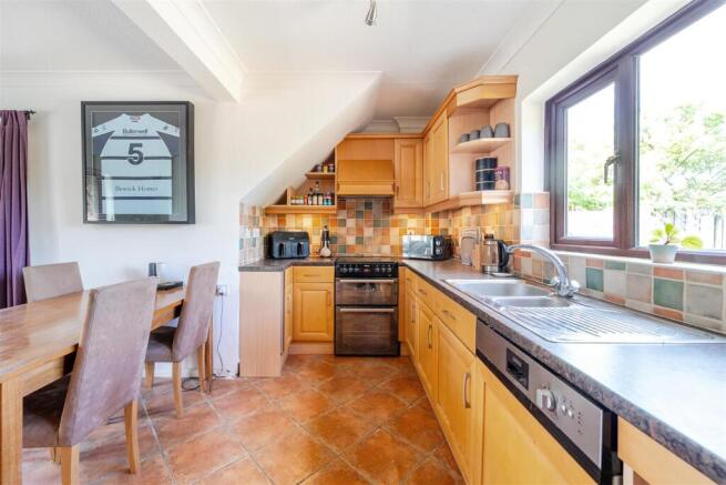 60 Kingsley Road, Silverstone