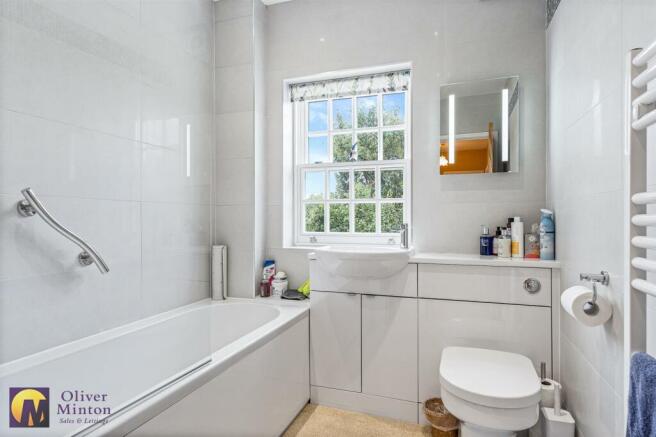 LUXURY FAMILY BATHROOM