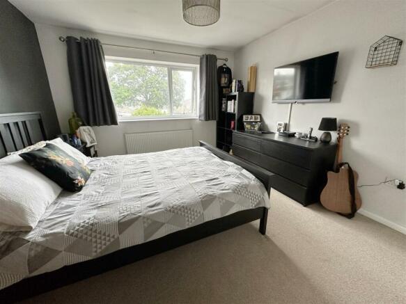 Master Bedroom.JPG