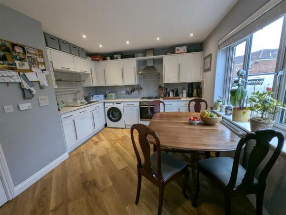 Kitchen/Breakfast Room