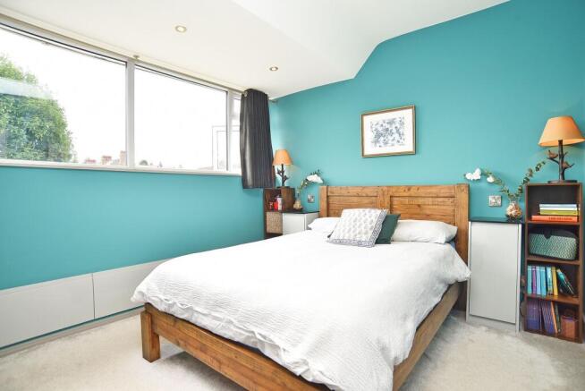 2 bed Flat for sale Image 8