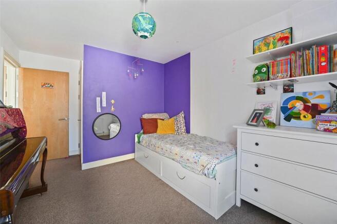 Fathom Court, E1