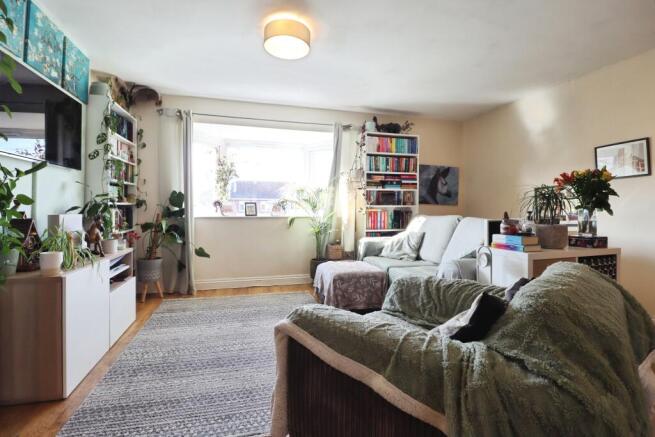 2 bed Flat for sale Image 7
