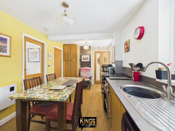 2 bed Apartment for sale Image 5