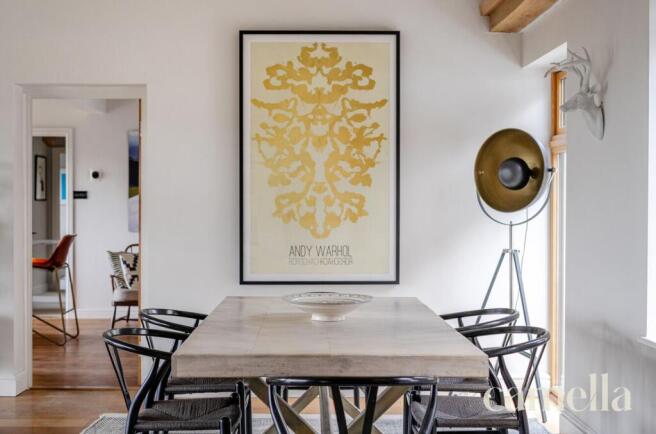 LIVING/DINING AREA