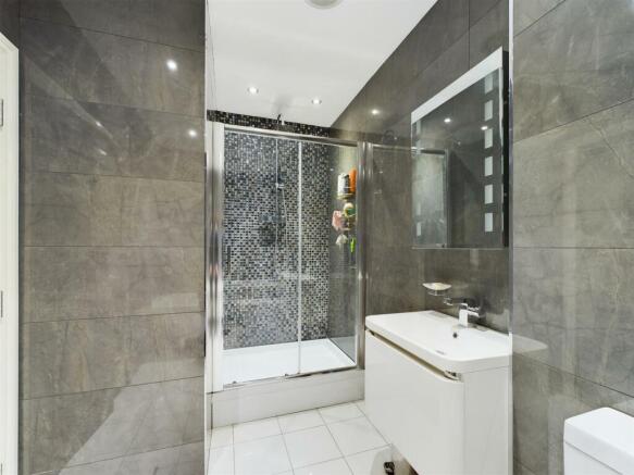 2 bed Apartment for sale Image 10