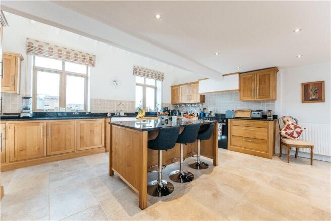Kitchen/Breakfast Rm