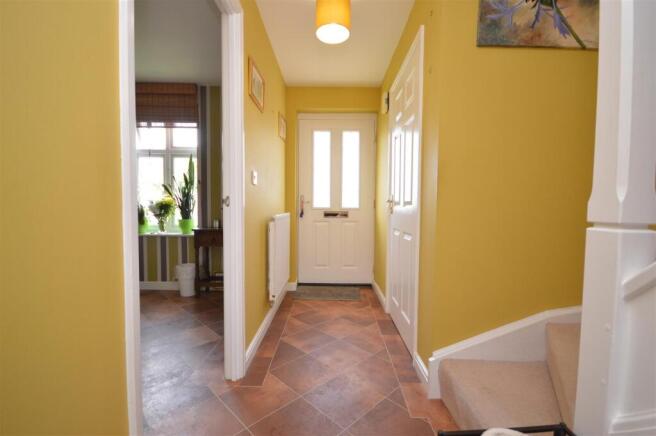 3 bed Semi-Detached for sale Image 2