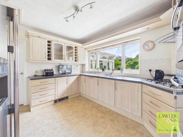 Warren Lea, Poynton, Stockport, Cheshire, SK12 1BP photo 4