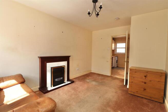 1 bed Semi-Detached for sale Image 4