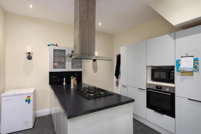 2 bed Semi-Detached for sale Image 8
