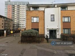 24, 5 7 Gateway Court, Parham Drive, Gants Hill, Ilford IG2 6LZ