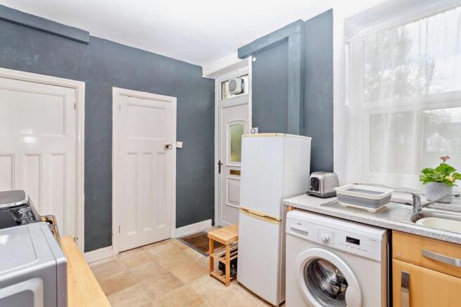 3 bed Terraced for sale Image 9