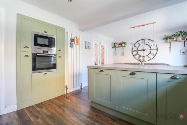 4 bed Detached for sale Image 5
