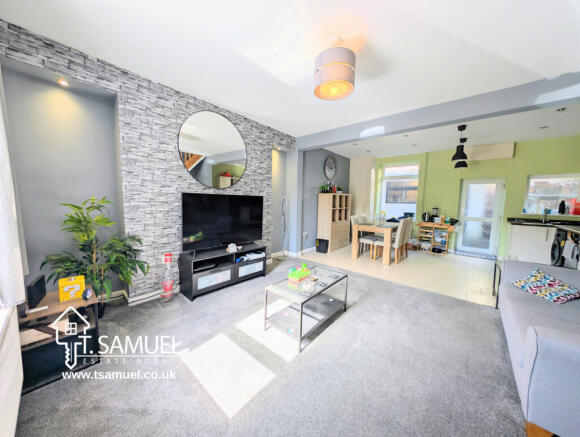 Lounge/Kitchen