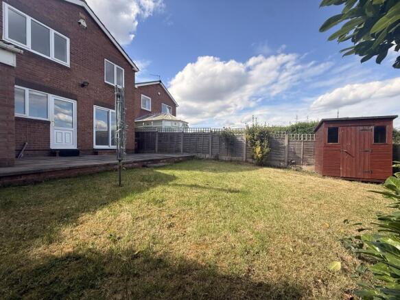 4 bed Detached to rent Image 10