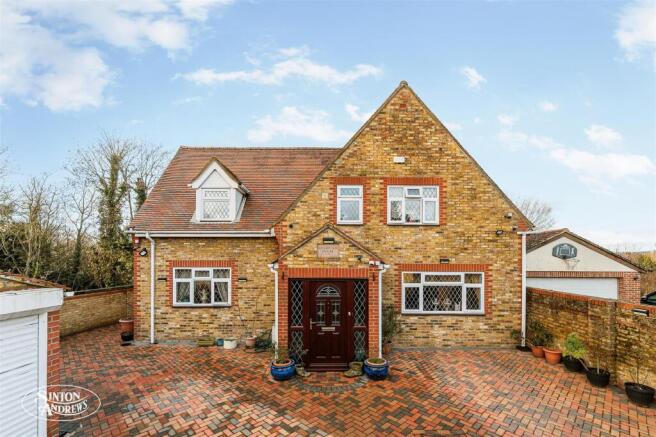 Woodview House the Fairway-1.jpg