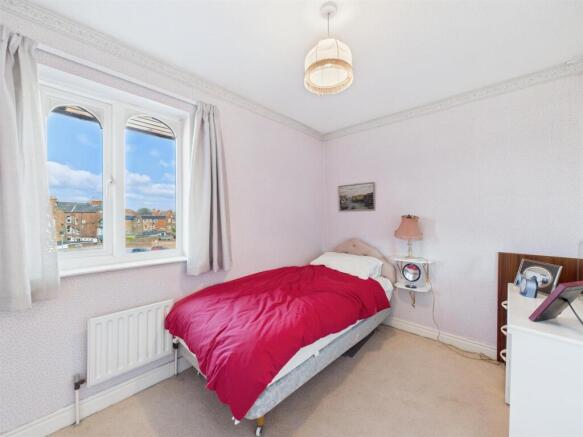 2 bed Flat for sale Image 9