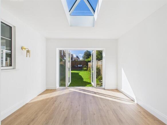 3 bed Semi-Detached for sale Image 5