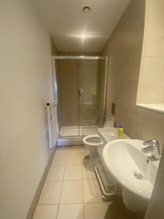 2 bed Apartment to rent Image 5