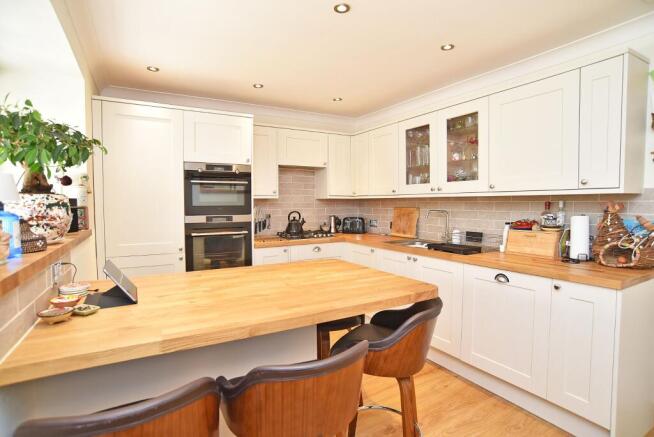3 bed Town House for sale Image 6