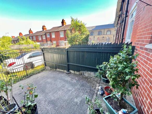2 bed House for sale Image 4
